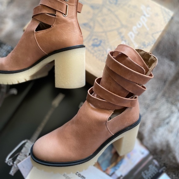 Free People Jesse Cutout Boots - Picture 3 of 15